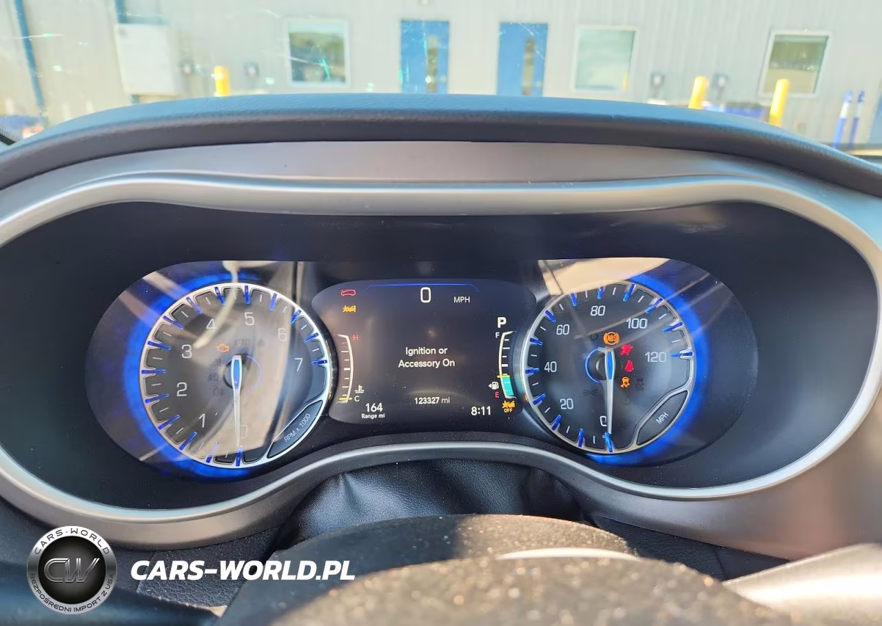 2021 Chrysler Pacifica Touring L VIN:2C4RC1BG6MR605053 - 9