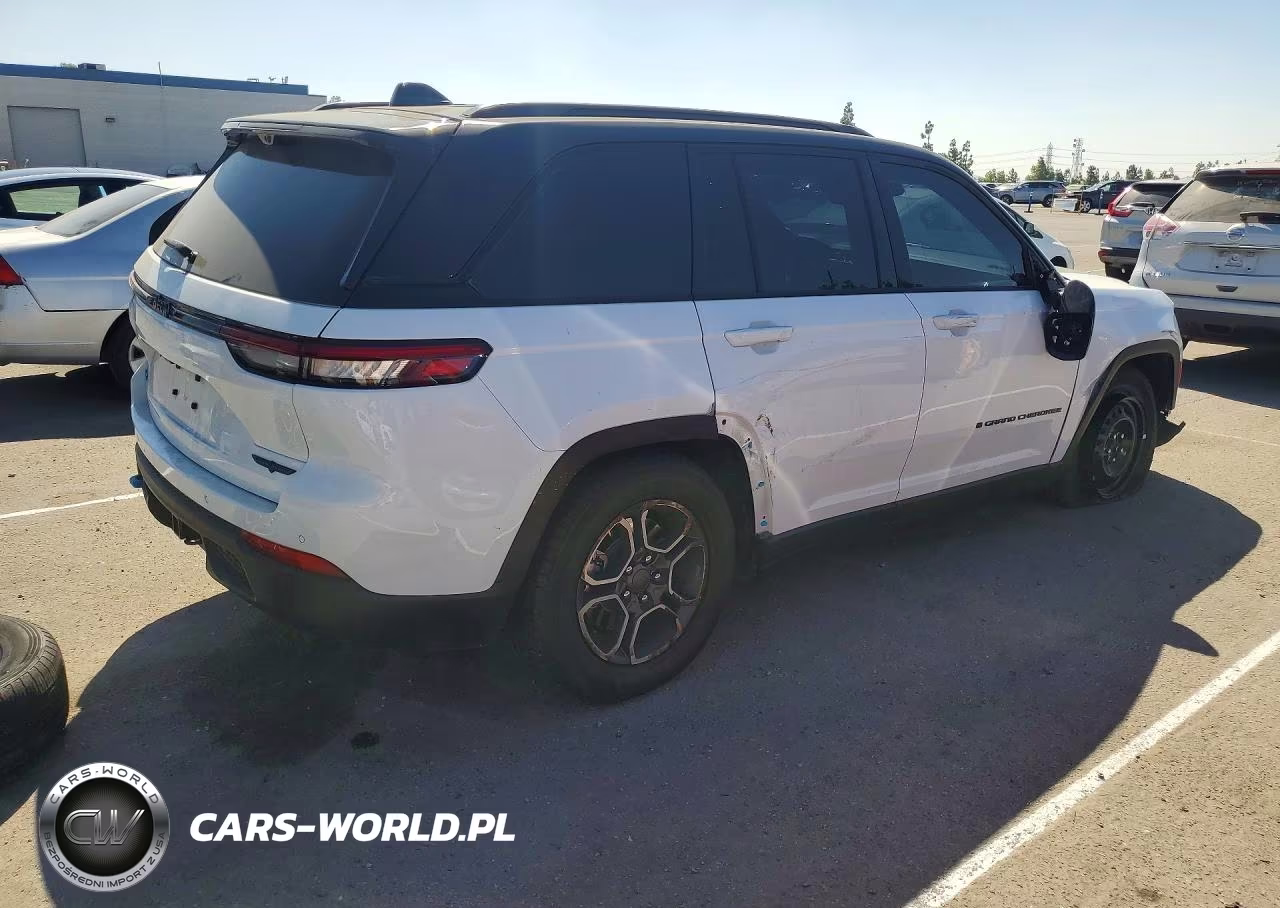 2022 Jeep Grand Cherokee Trailhawk 4Xe VIN:1C4RJYC66N8760056 - 3