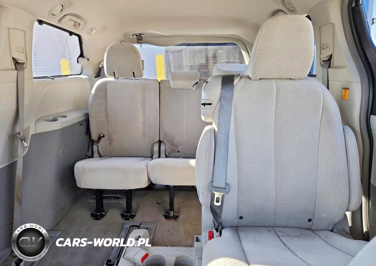 2013 Toyota Sienna Le VIN:5TDKK3DC8DS358233 - 10