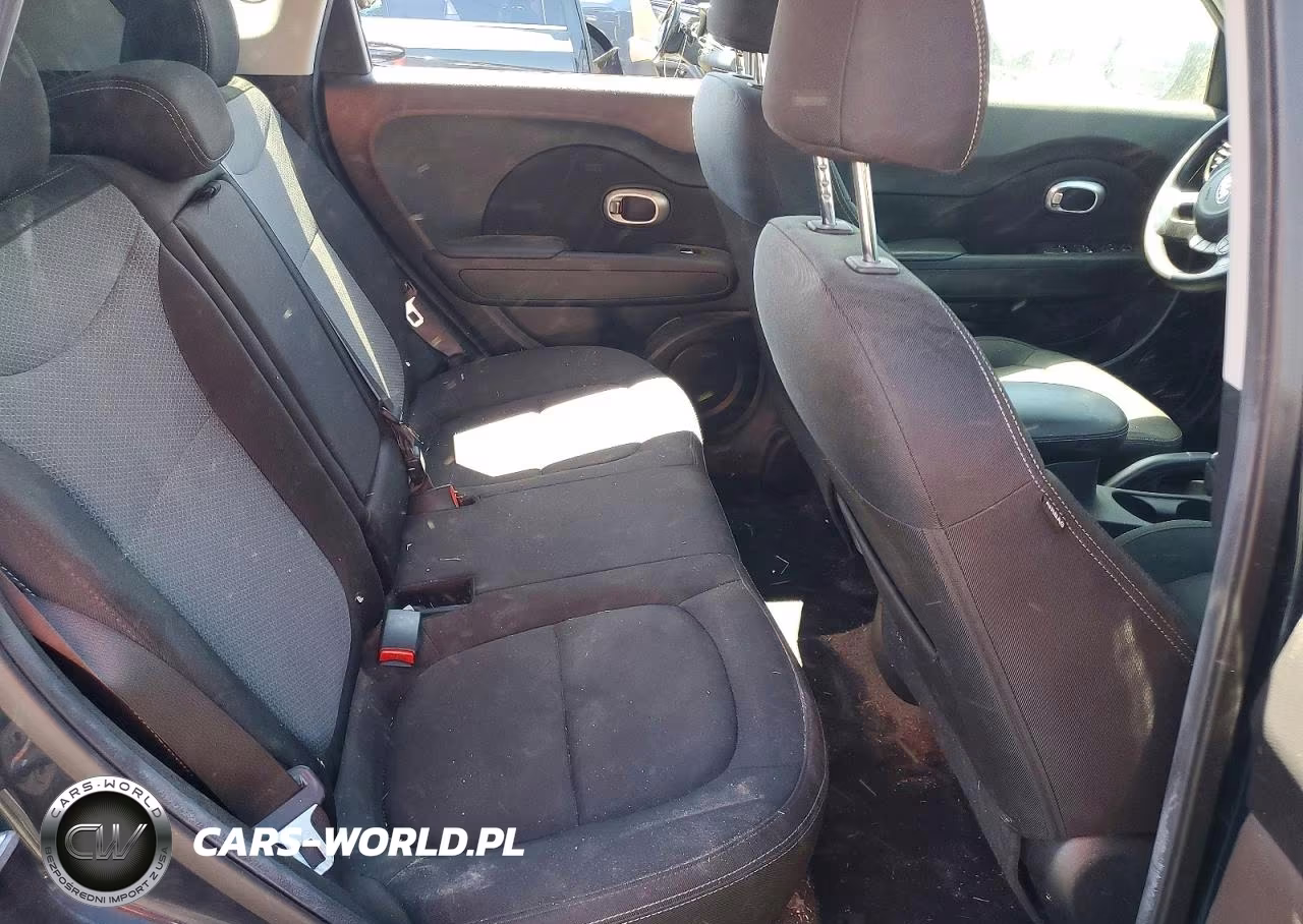 2018 Kia Soul + VIN:KNDJP3A5XJ7600674 - 11