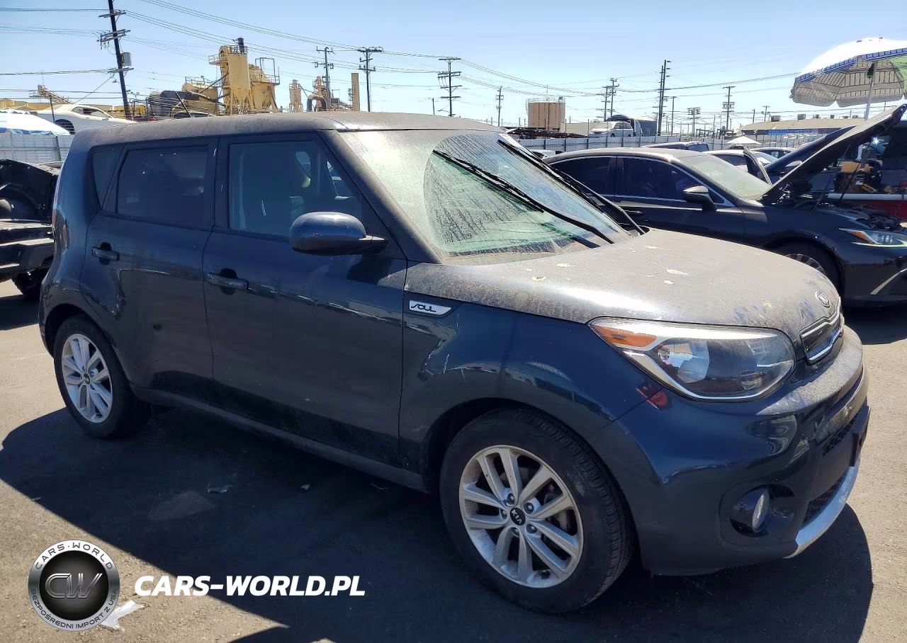 2018 Kia Soul + VIN:KNDJP3A5XJ7600674 - 4