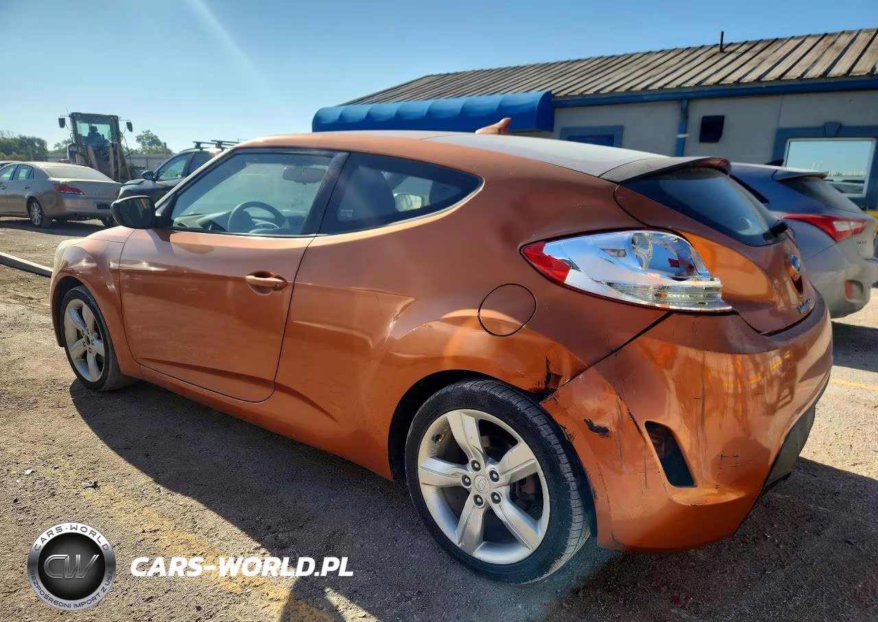 2014 Hyundai Veloster Base VIN:KMHTC6AD8EU190215 - 2