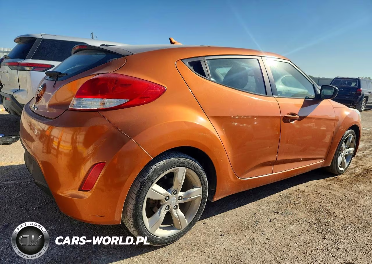 2014 Hyundai Veloster Base VIN:KMHTC6AD8EU190215 - 3