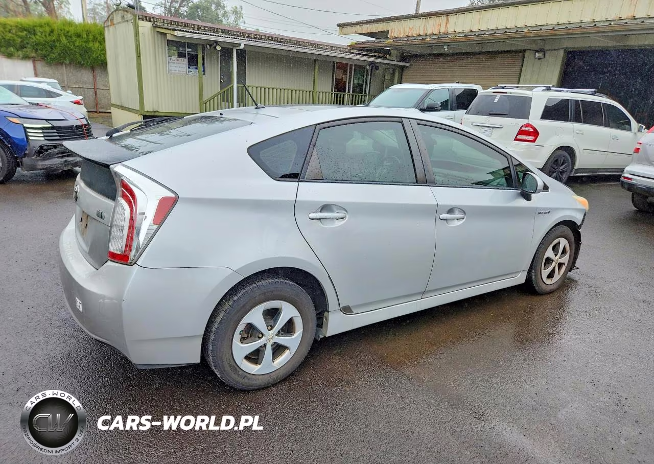 2013 Toyota Prius One VIN:JTDKN3DU7D1638481 - 3