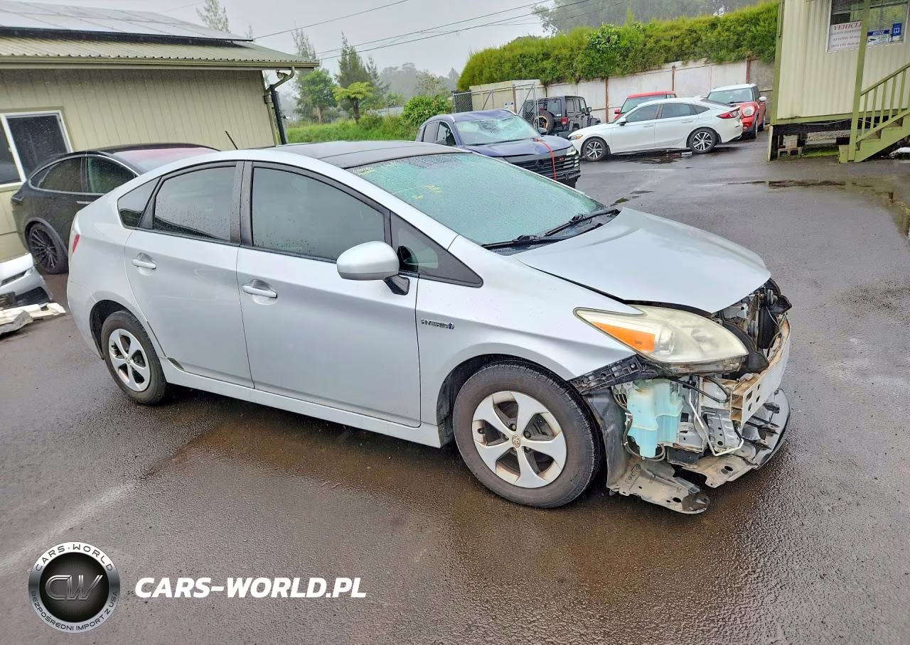 2013 Toyota Prius One VIN:JTDKN3DU7D1638481 - 4