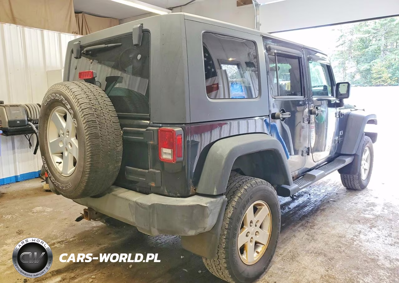 2008 Jeep Wrangler Unlimited X VIN:1J4GA39148L612733 - 3
