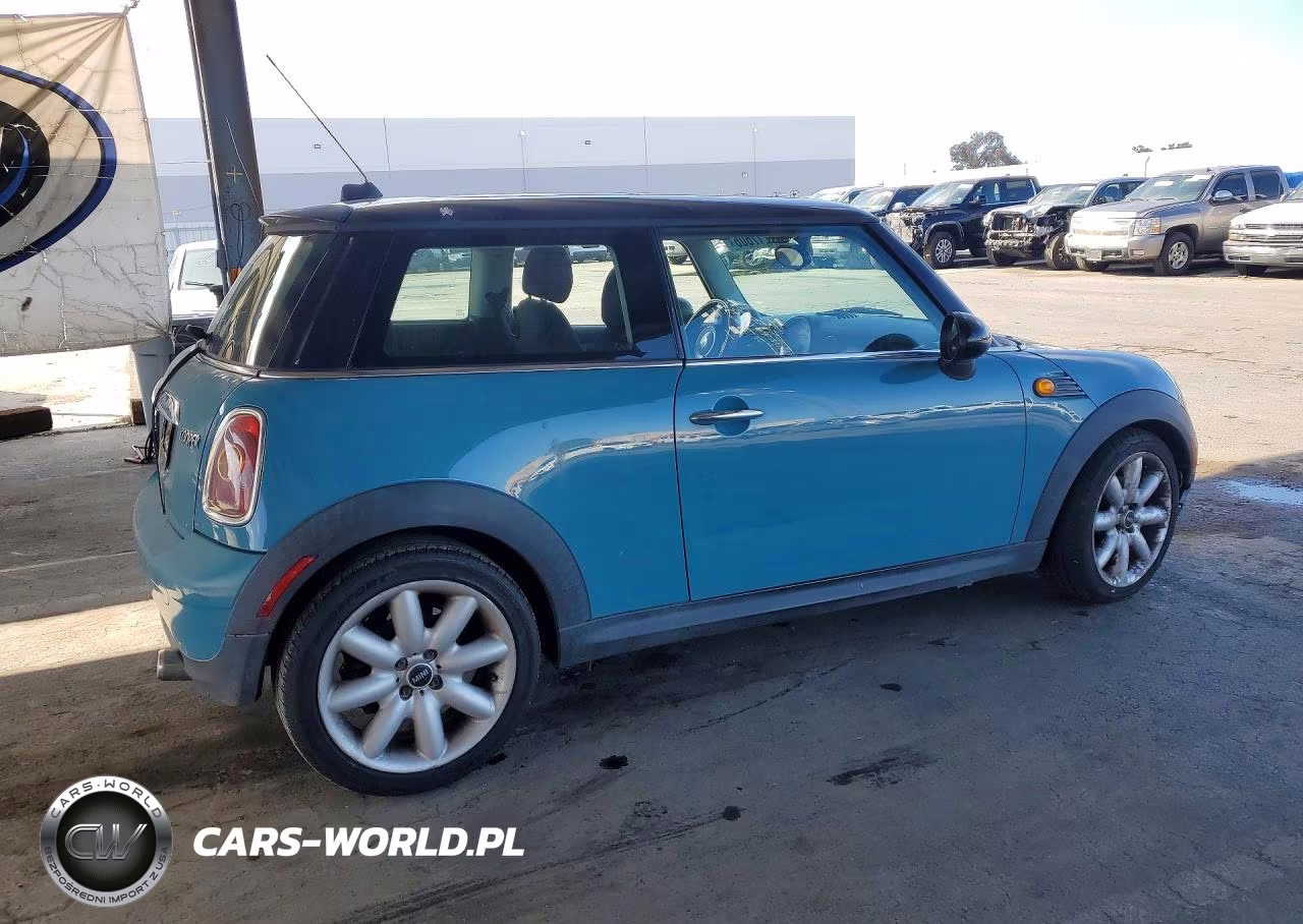 2010 Mini Cooper VIN:WMWMF3C53ATZ60984 - 3