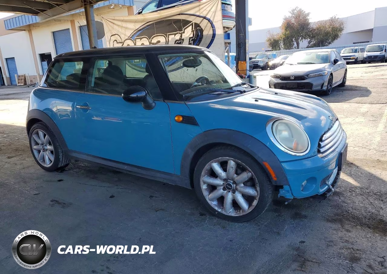 2010 Mini Cooper VIN:WMWMF3C53ATZ60984 - 4