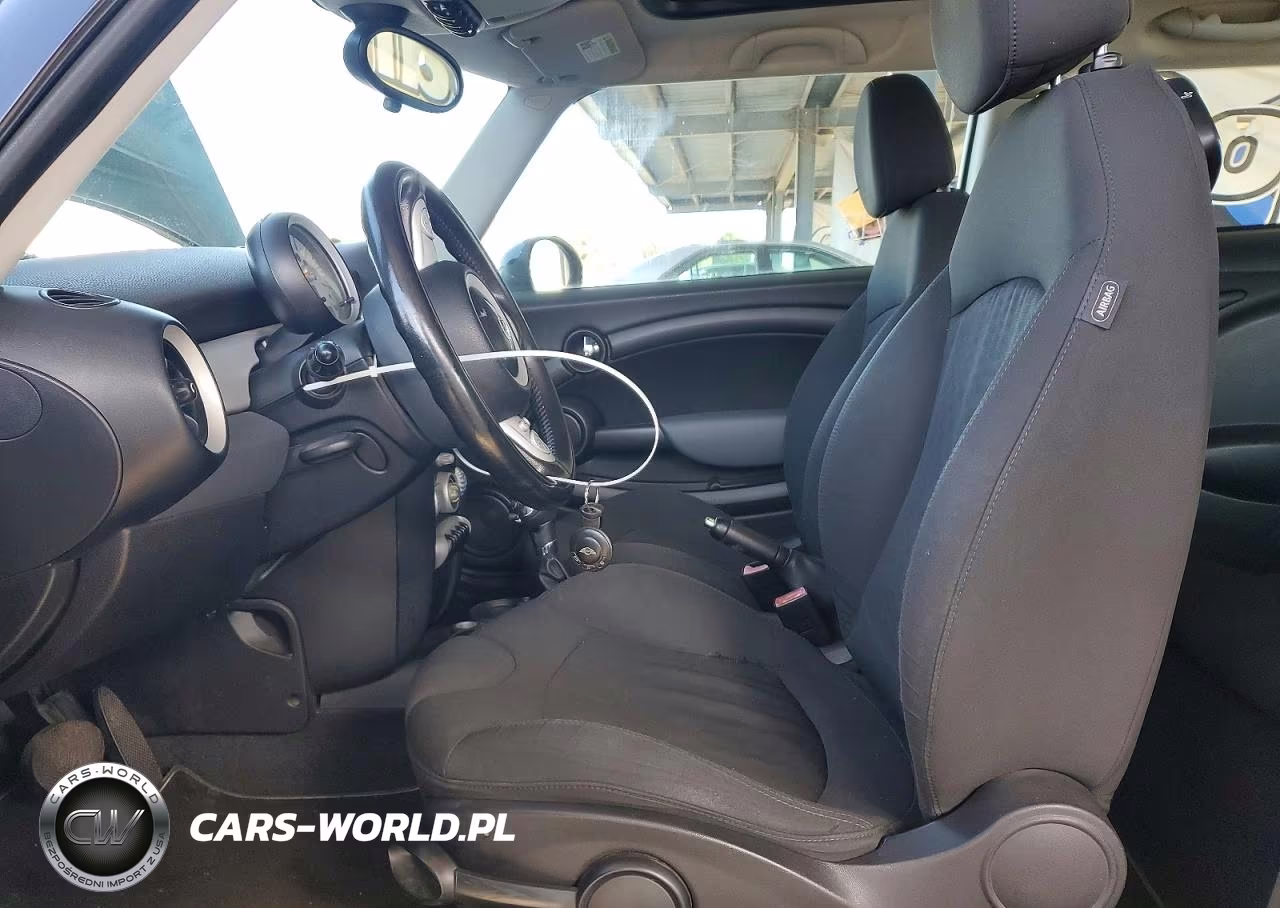 2010 Mini Cooper VIN:WMWMF3C53ATZ60984 - 7
