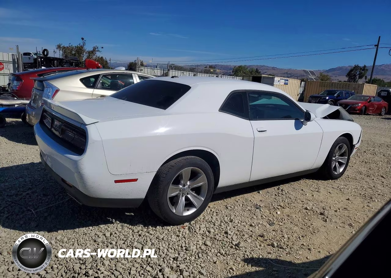 2020 Dodge Challenger Sxt VIN:2C3CDZAG3LH161805 - 3
