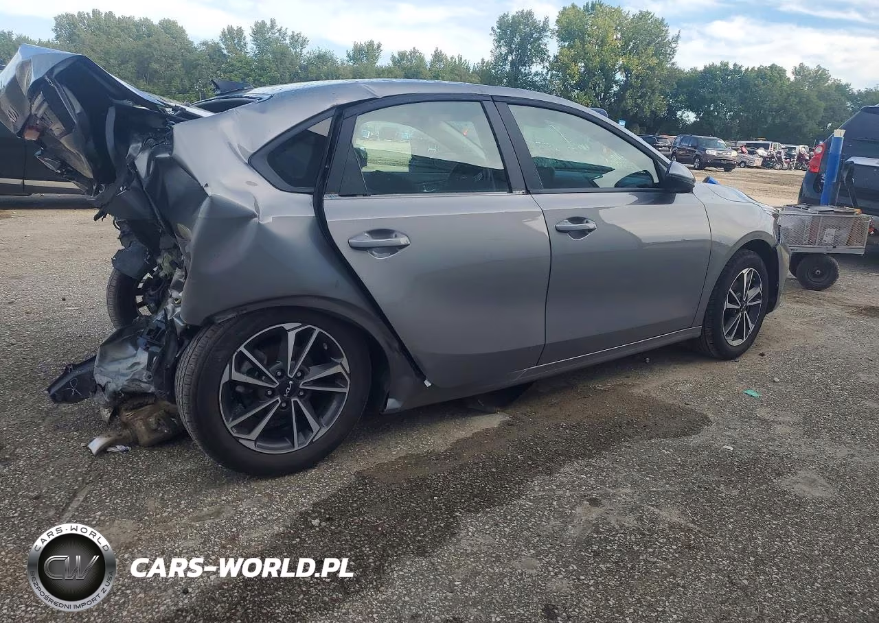 2024 Kia Forte Lxs VIN:3KPF24AD2RE837558 - 3