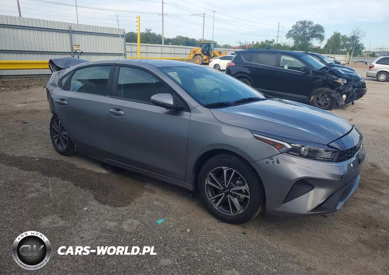 2024 Kia Forte Lxs VIN:3KPF24AD2RE837558 - 4