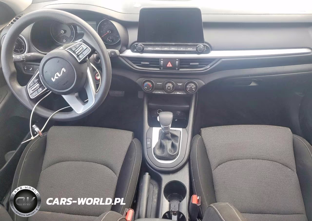 2024 Kia Forte Lxs VIN:3KPF24AD2RE837558 - 8