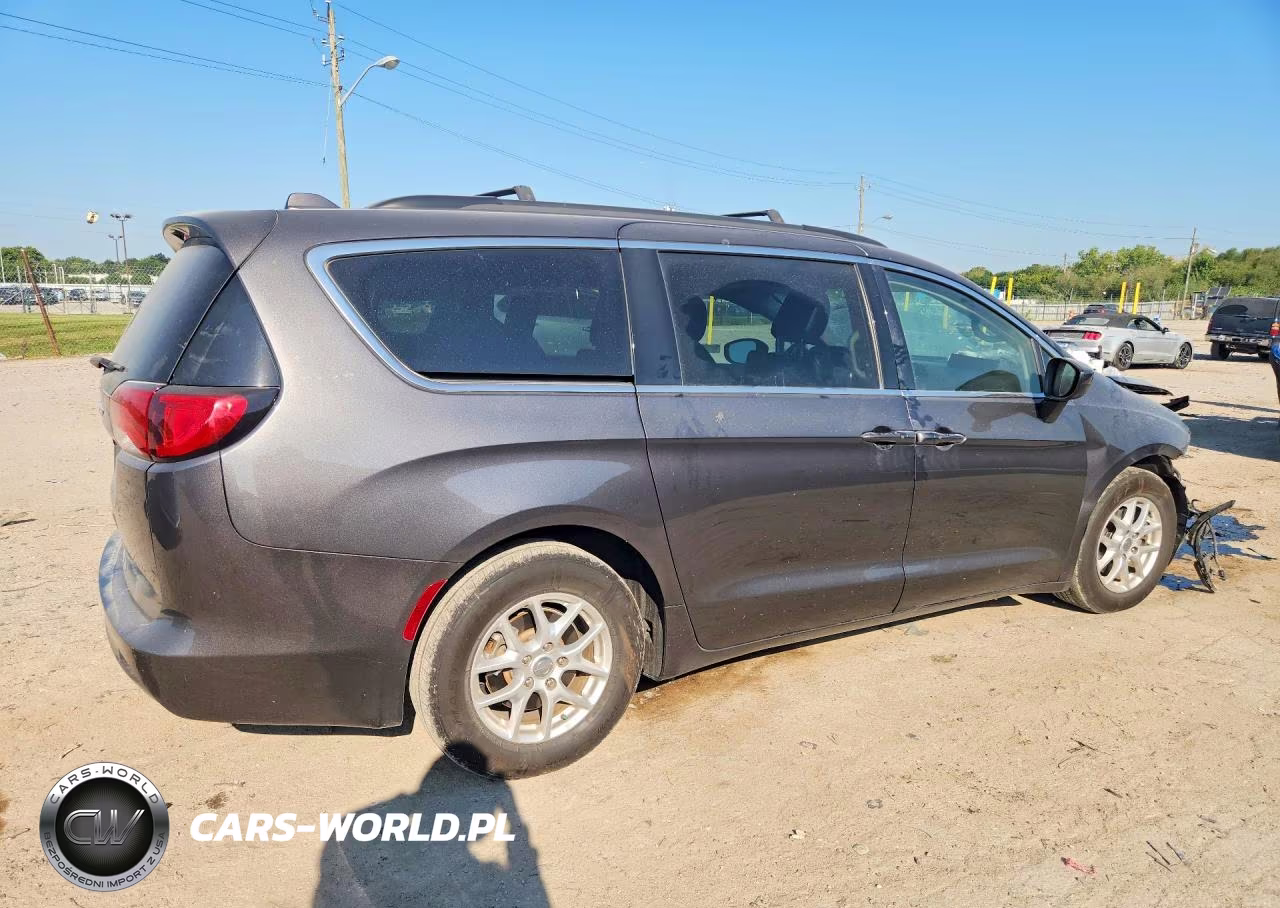 2020 Chrysler Voyager Lxi VIN:2C4RC1DG6LR286068 - 3