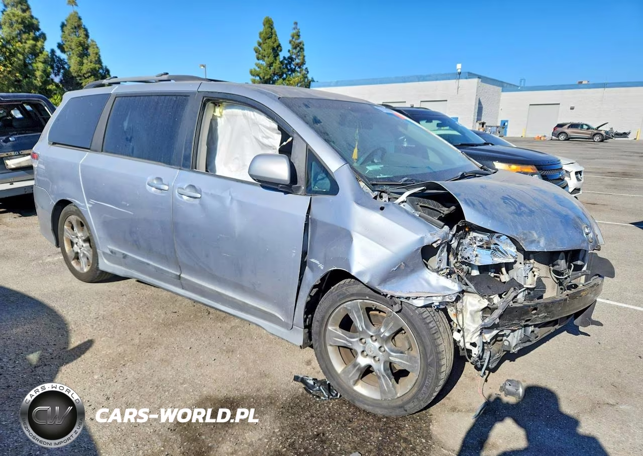 2011 Toyota Sienna Sport VIN:5TDXK3DC4BS166567 - 4