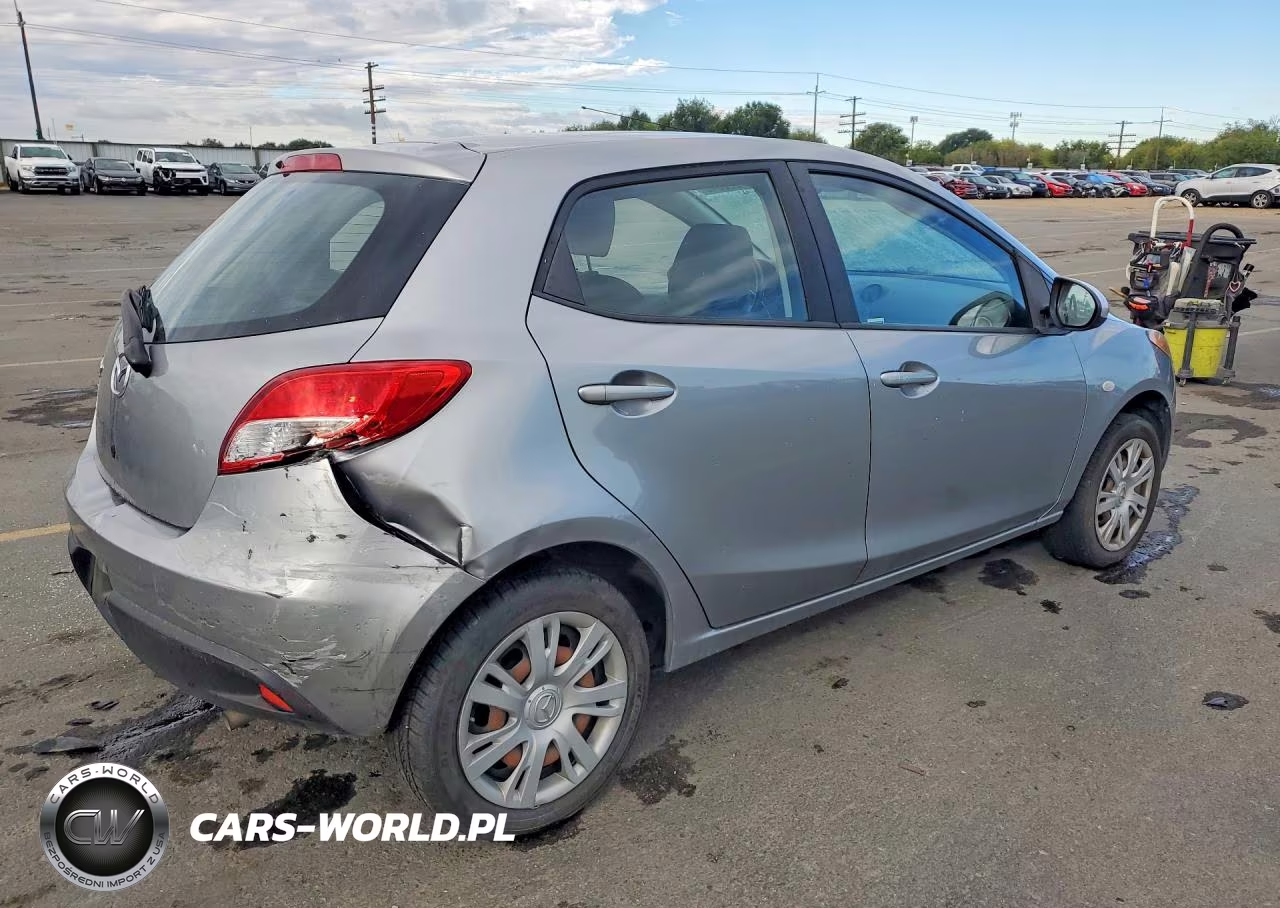2013 Mazda Mazda 2 VIN:JM1DE1KZ3D0163266 - 3