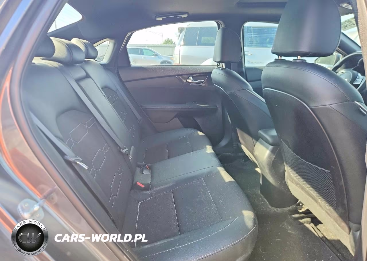 2022 Kia Forte Gt Line VIN:3KPF54AD8NE424481 - 10