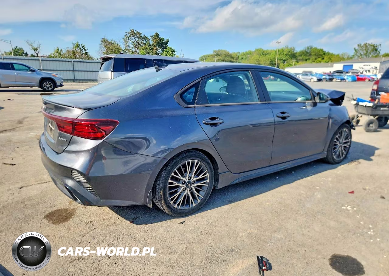 2022 Kia Forte Gt Line VIN:3KPF54AD8NE424481 - 3