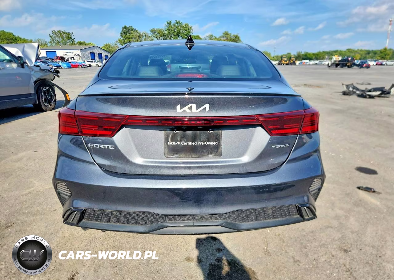2022 Kia Forte Gt Line VIN:3KPF54AD8NE424481 - 6