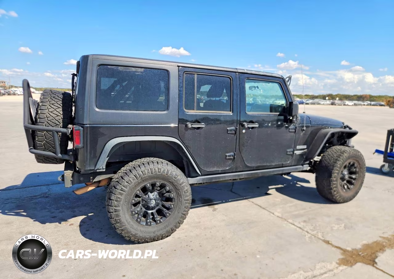 2012 Jeep Wrangler Unlimited Sport VIN:1C4HJWDG8CL221679 - 3