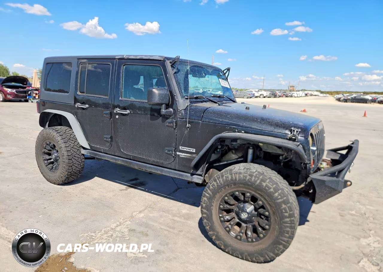2012 Jeep Wrangler Unlimited Sport VIN:1C4HJWDG8CL221679 - 4