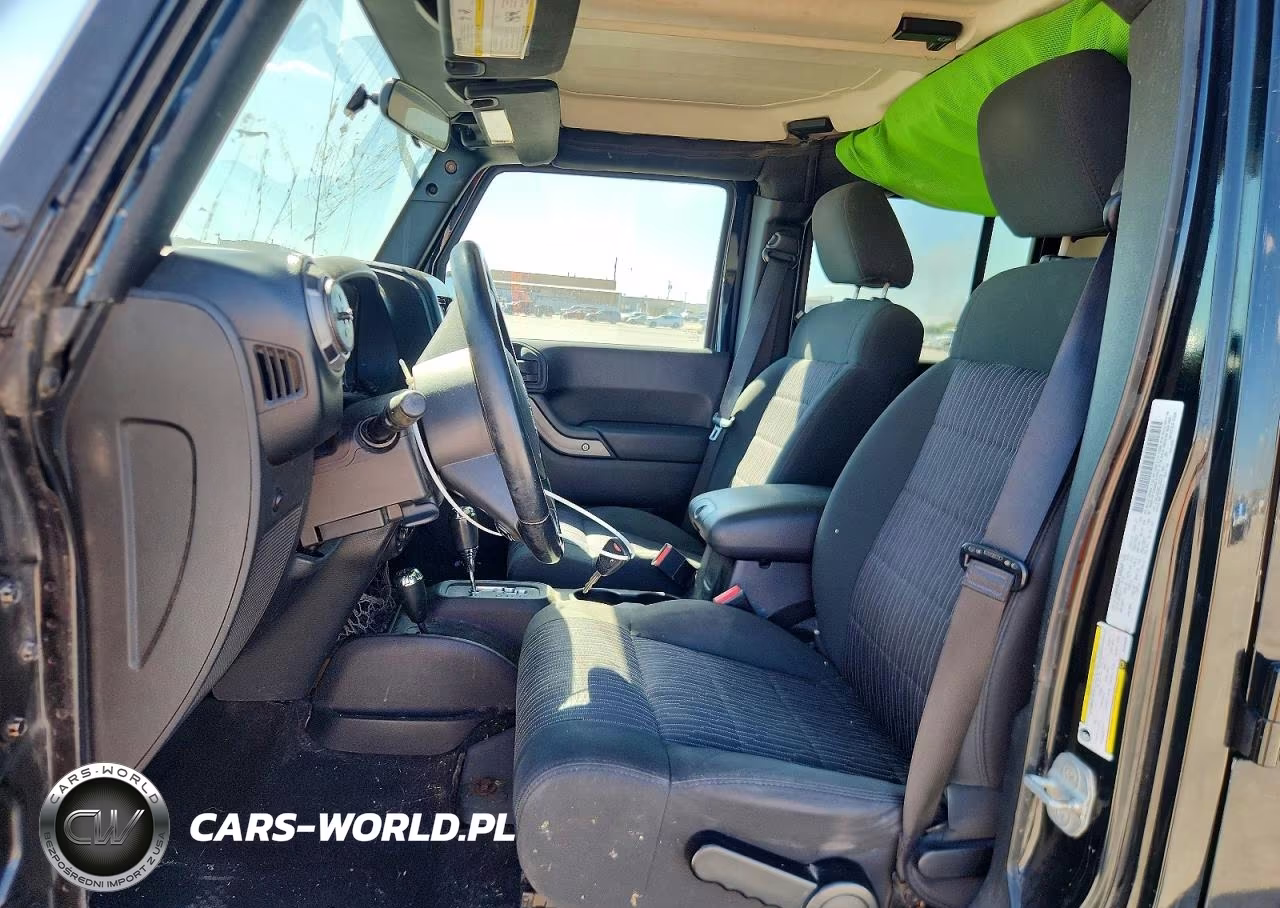 2012 Jeep Wrangler Unlimited Sport VIN:1C4HJWDG8CL221679 - 7