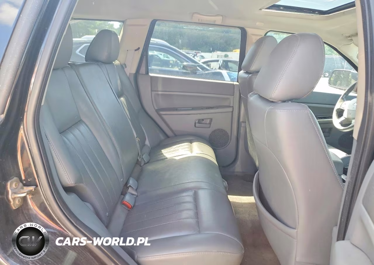 2007 Jeep Grand Cherokee Laredo VIN:1J8GR48K97C623832 - 11