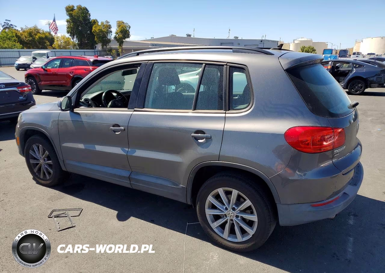 2018 Volkswagen Tiguan Limited VIN:WVGAV7AXXJK002351 - 2