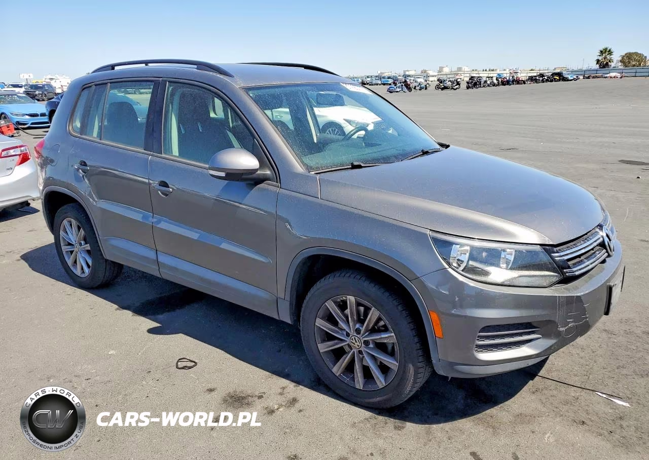 2018 Volkswagen Tiguan Limited VIN:WVGAV7AXXJK002351 - 4