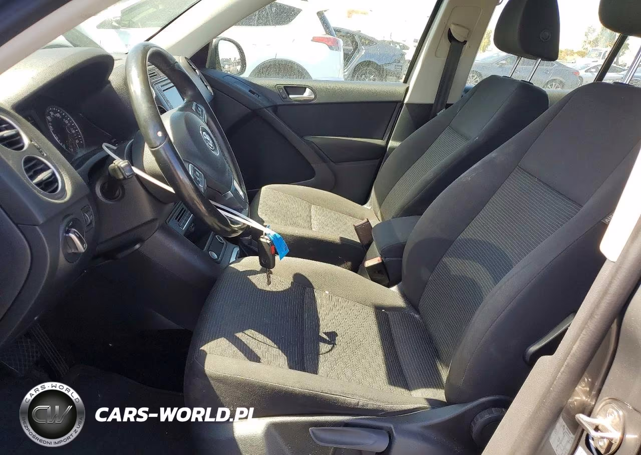 2018 Volkswagen Tiguan Limited VIN:WVGAV7AXXJK002351 - 7
