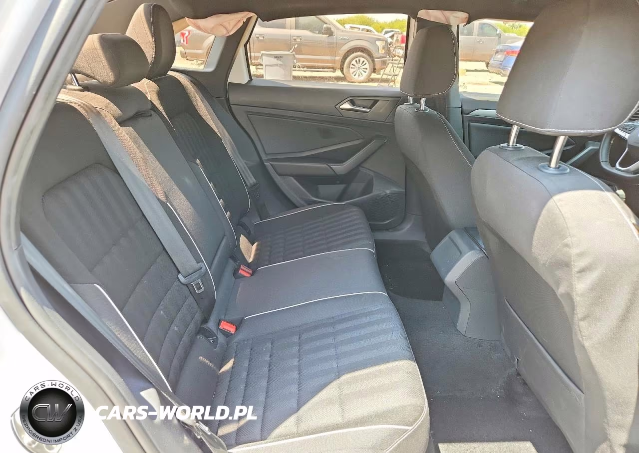 2023 Volkswagen Jetta Sport VIN:3VWBM7BU4PM025039 - 10