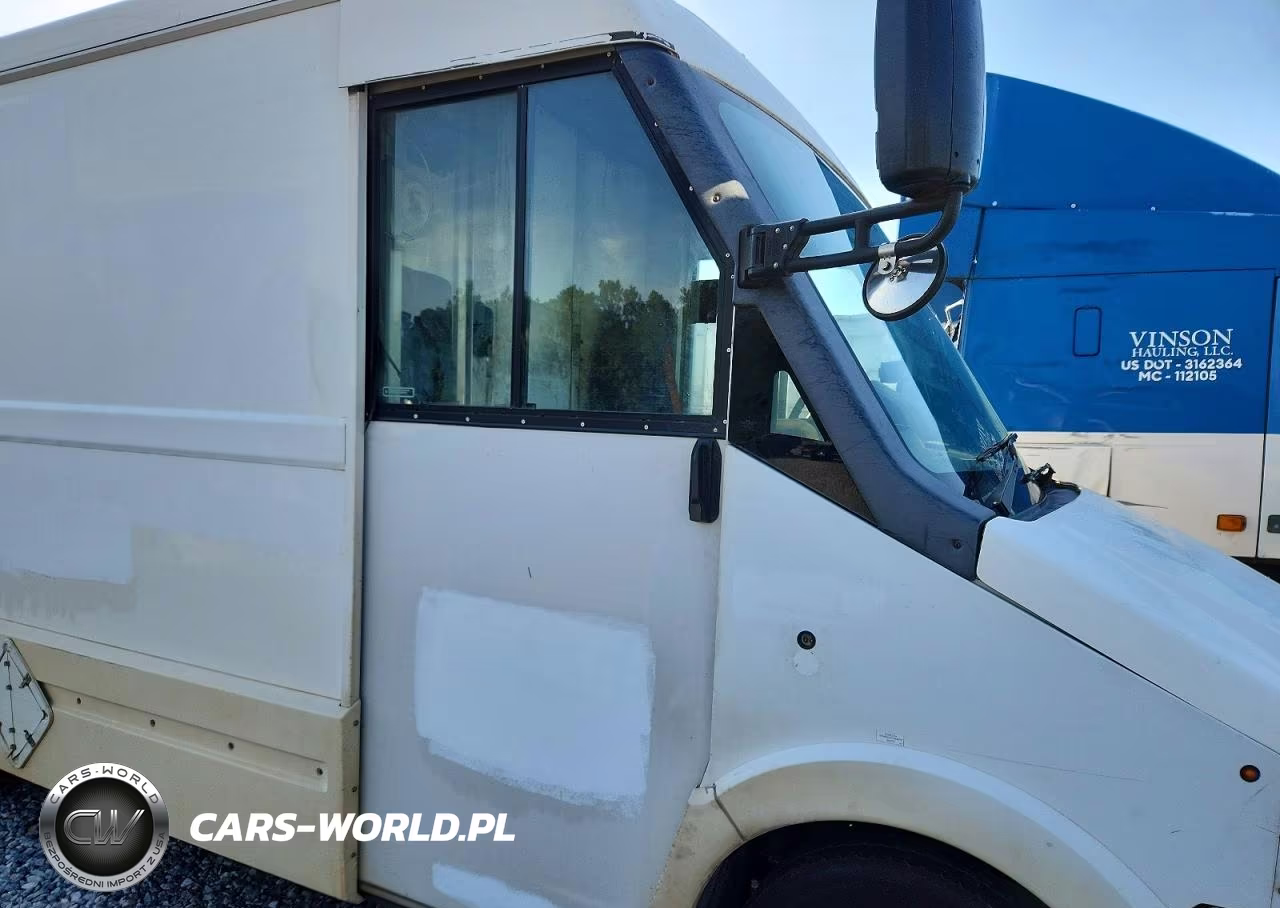2018 Isuzu Reach Delivery Truck VIN:JALB4T178J7W00282 - 11