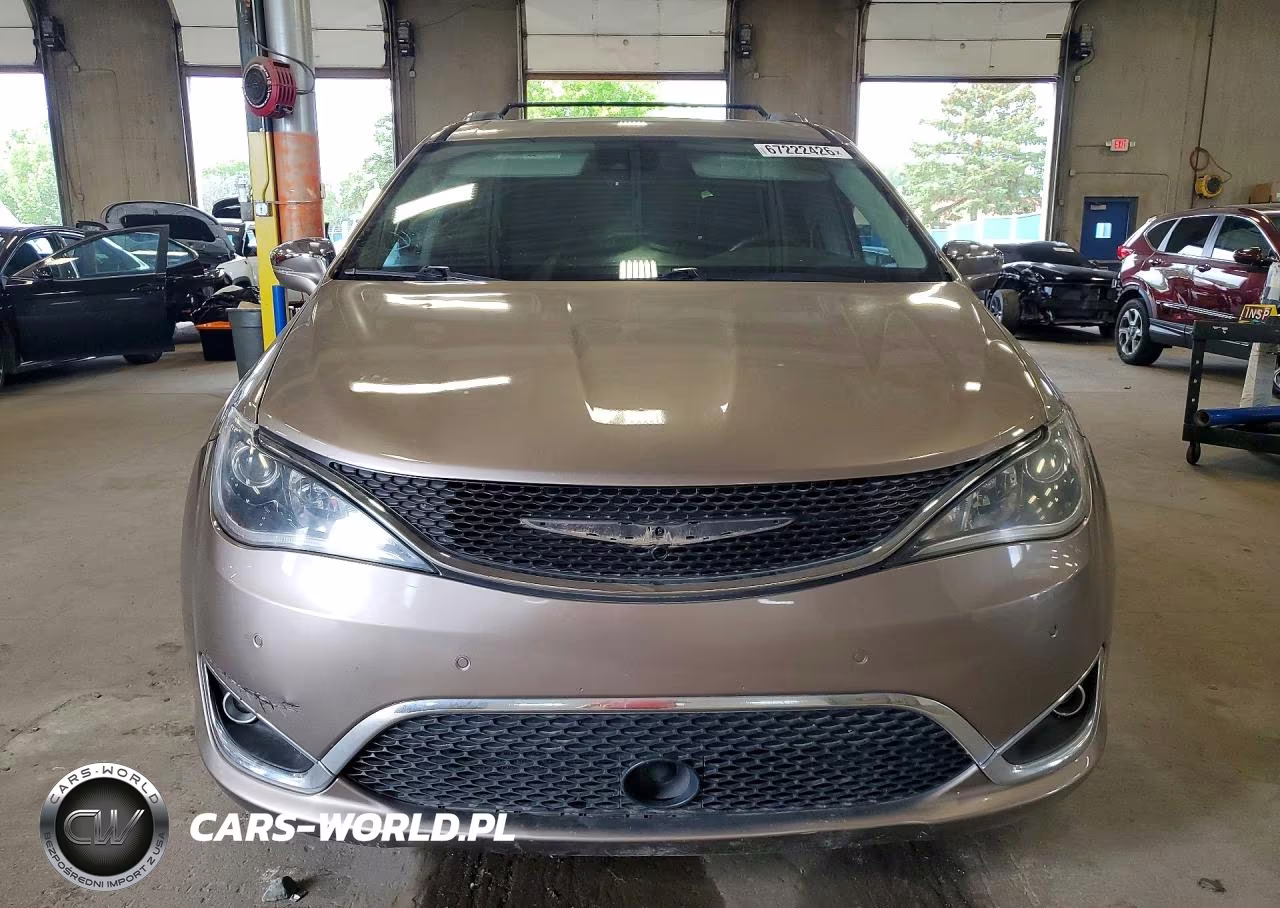 2017 Chrysler Pacifica Limited VIN:2C4RC1GG2HR727536 - 5