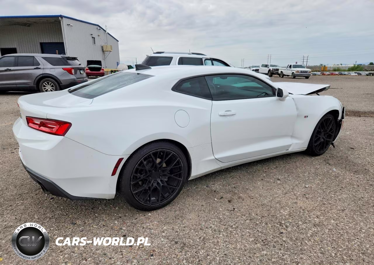 2018 Chevrolet Camaro Lt VIN:1G1FC1RX1J0166822 - 3