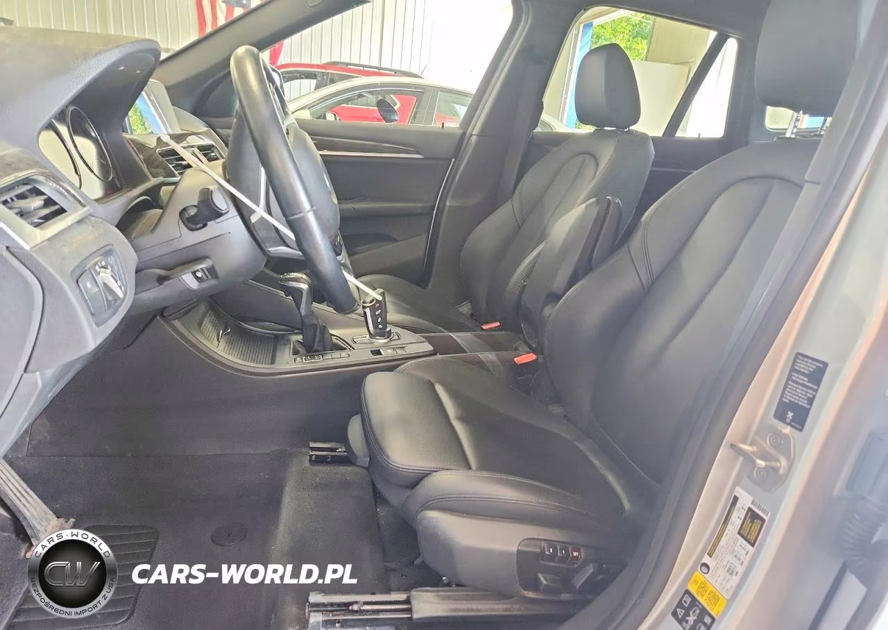 2018 BMW X1 xDrive28I VIN:WBXHT3C34J5L33469 - 7