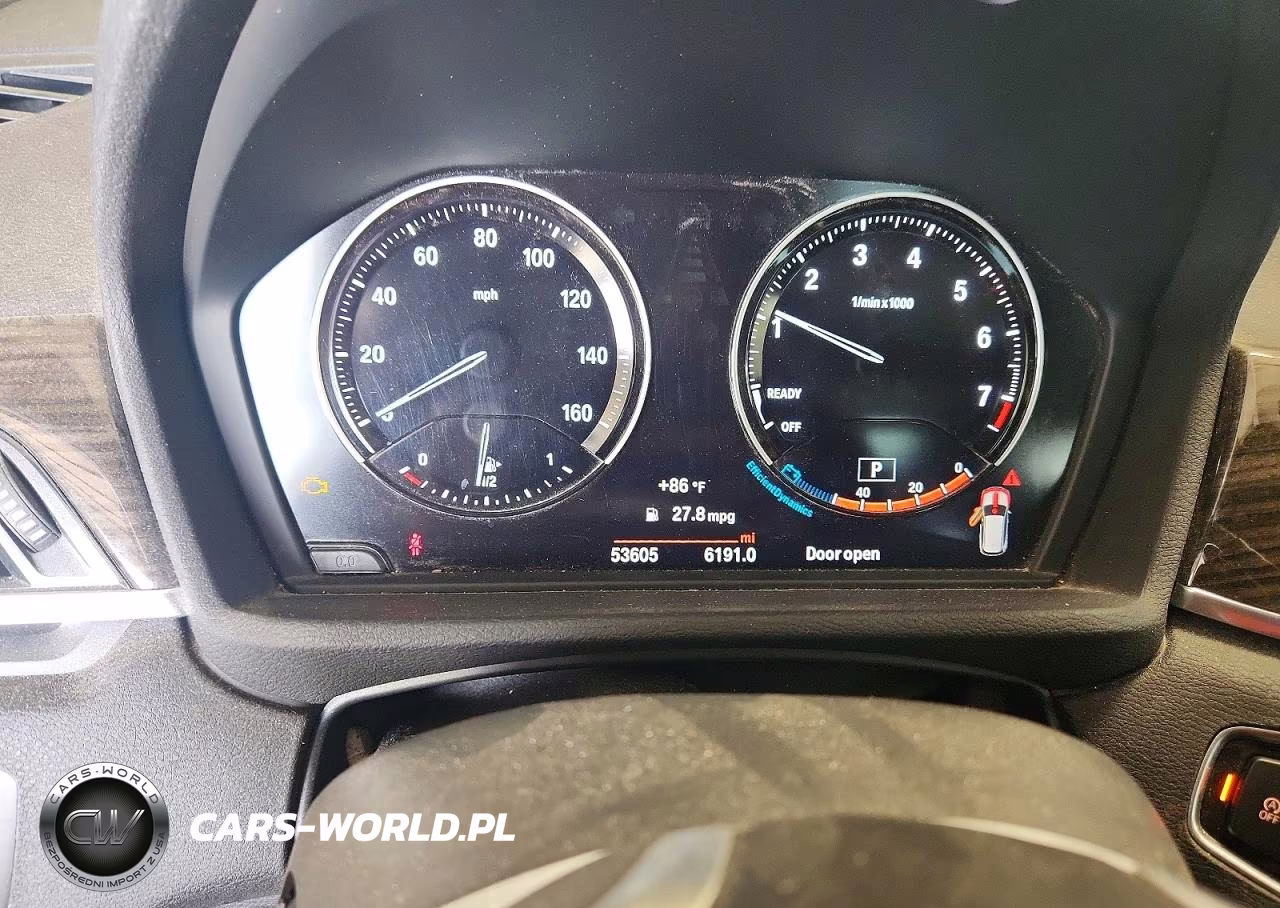 2018 BMW X1 xDrive28I VIN:WBXHT3C34J5L33469 - 9