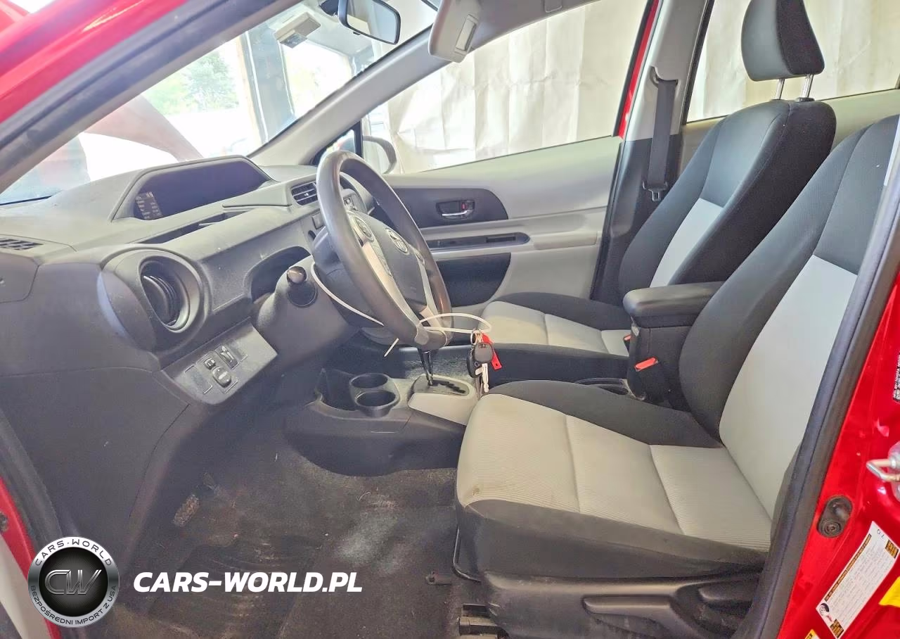 2013 Toyota Prius C Two VIN:JTDKDTB34D1537783 - 7