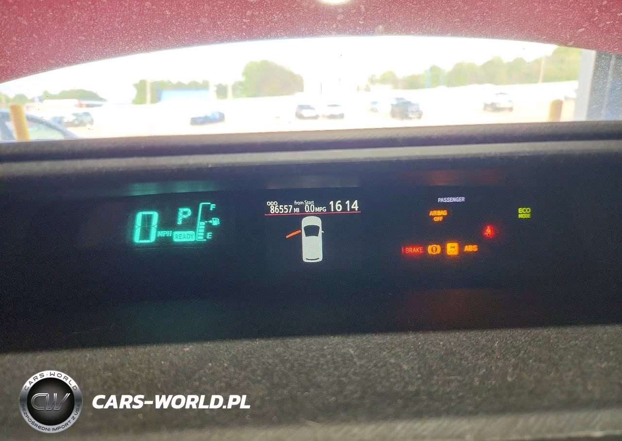 2013 Toyota Prius C Two VIN:JTDKDTB34D1537783 - 9