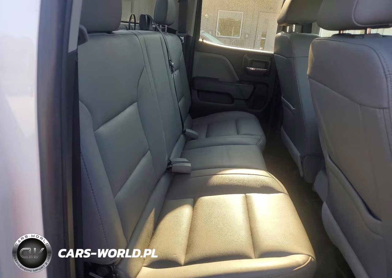 2018 Chevrolet Silverado C1500 VIN:1GCRCNEH6JZ353754 - 10