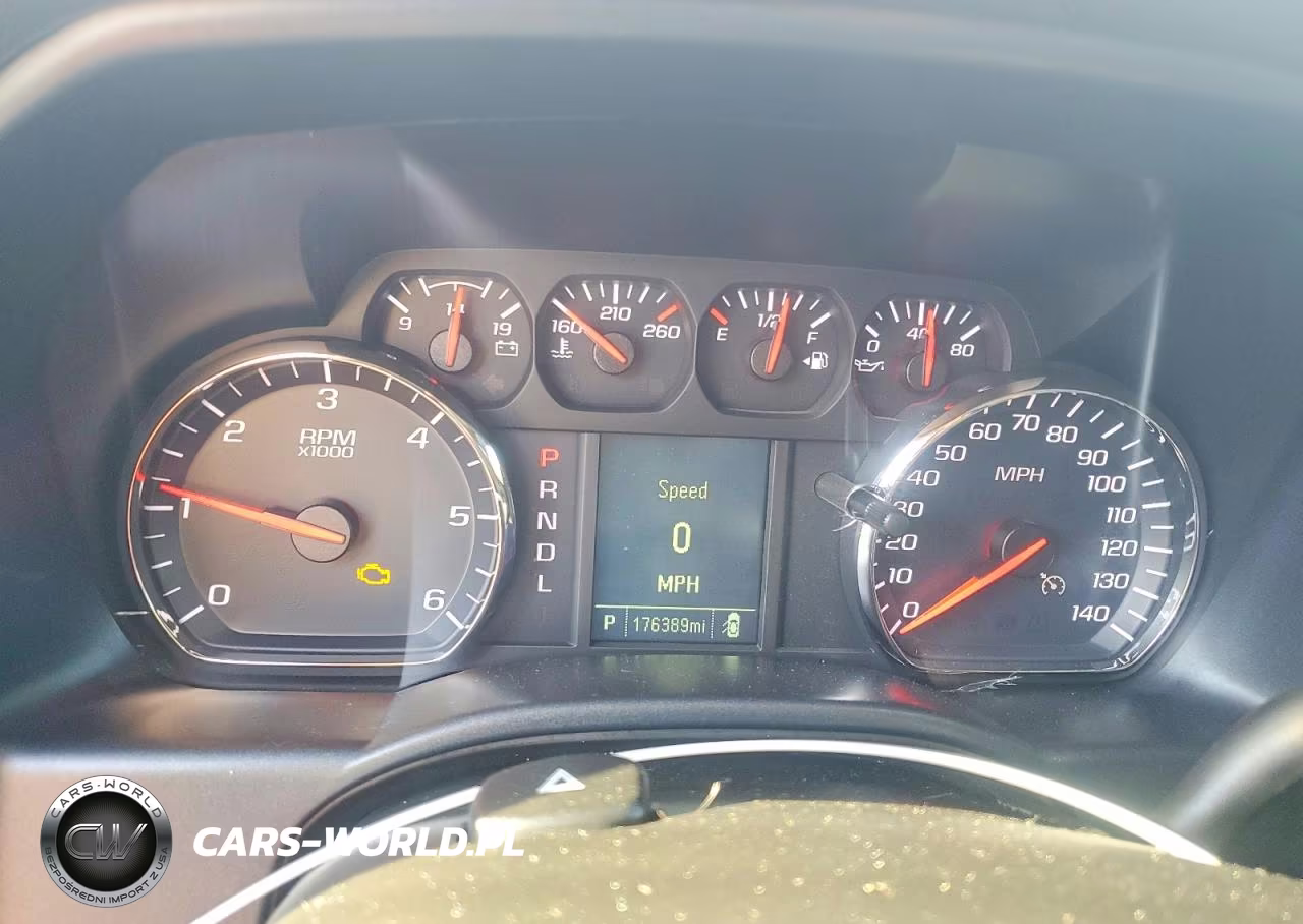 2018 Chevrolet Silverado C1500 VIN:1GCRCNEH6JZ353754 - 9