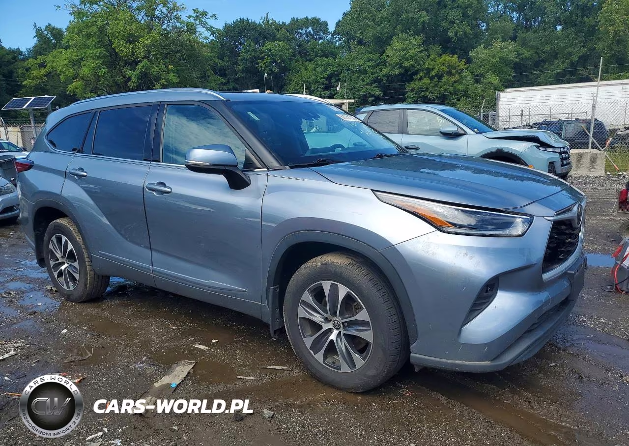 2021 Toyota Highlander Xle VIN:5TDHZRBH2MS133619 - 4