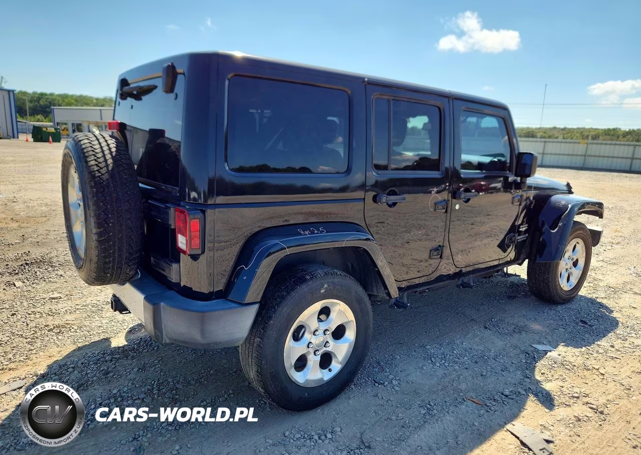 2015 Jeep Wrangler Unlimited Sahara VIN:1C4BJWEG7FL732776 - 3