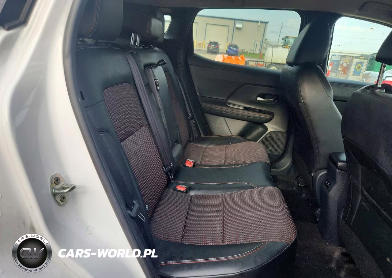 2025 Nissan Kicks Sr VIN:3N8AP6DA9SL326363 - 11