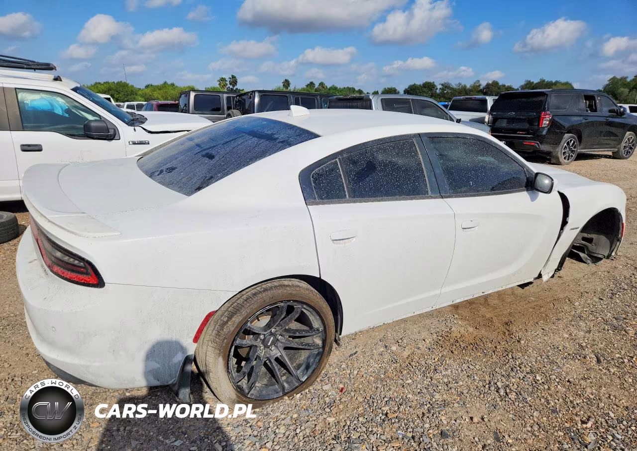 2015 Dodge Charger R-T VIN:2C3CDXCT4FH785390 - 3