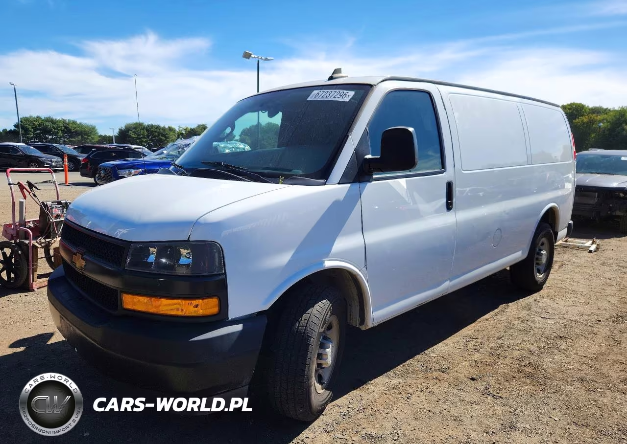 2018 Chevrolet Express G2500 VIN:1GCWGAFP8J1215119 - 1