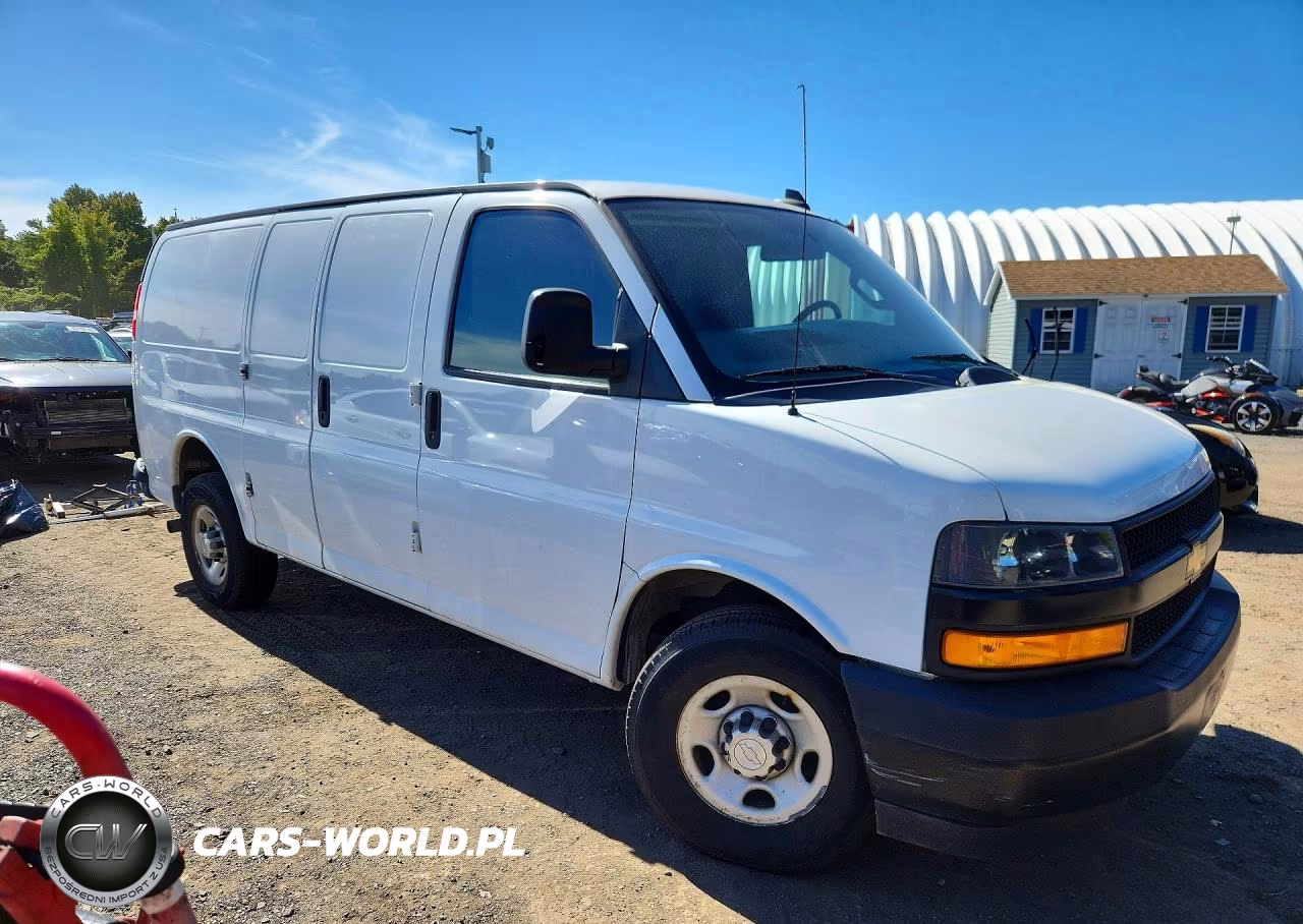 2018 Chevrolet Express G2500 VIN:1GCWGAFP8J1215119 - 4