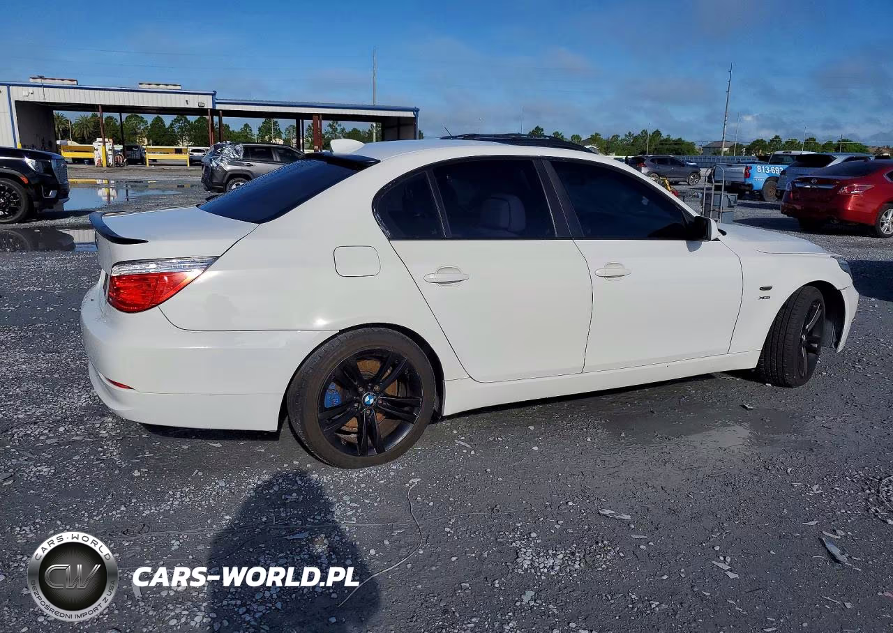 2010 BMW 528 Xi VIN:WBANV1C50AC156847 - 3