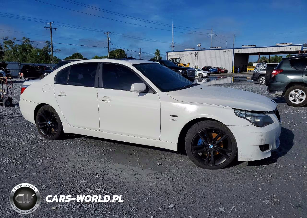 2010 BMW 528 Xi VIN:WBANV1C50AC156847 - 4