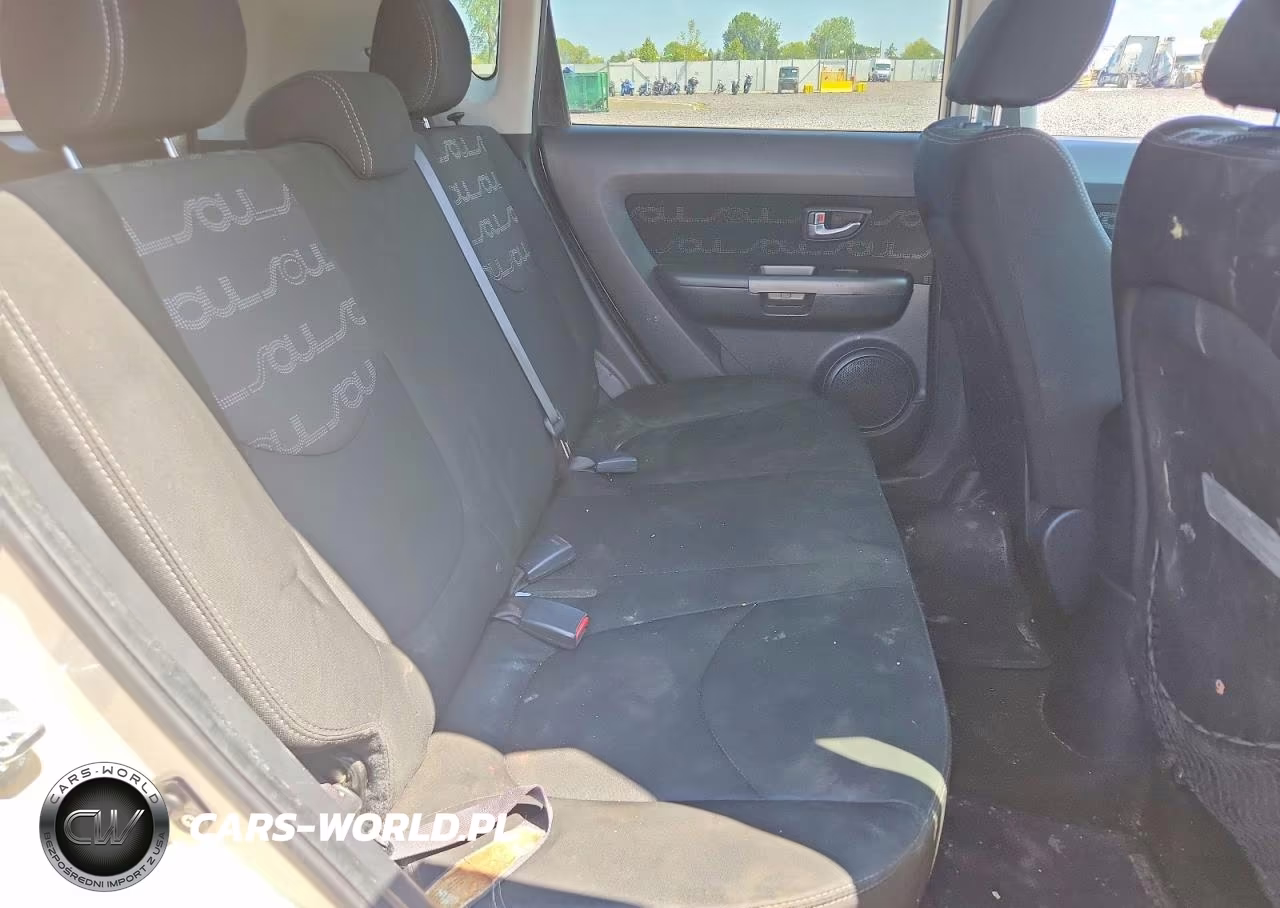 2013 Kia Soul + VIN:KNDJT2A68D7572473 - 10