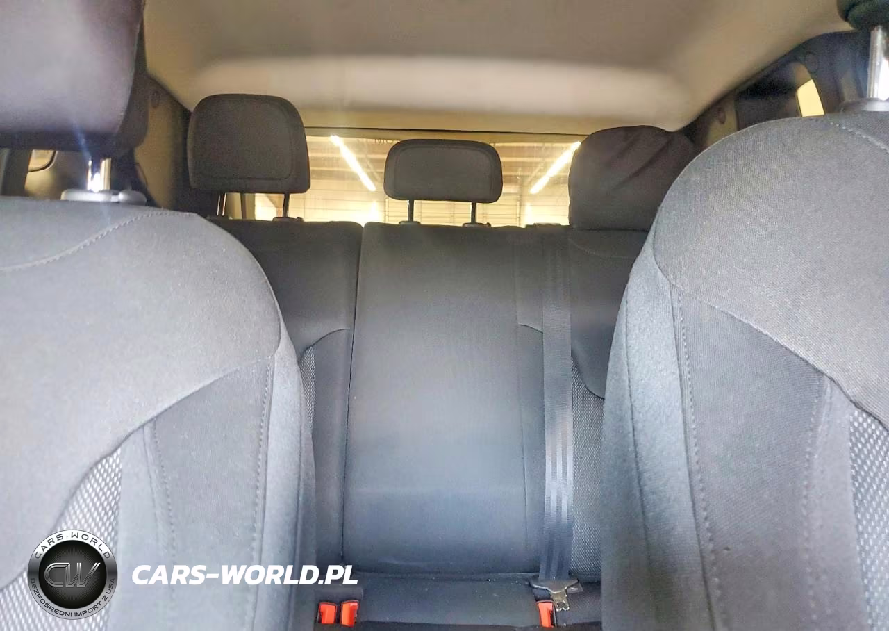 2018 Jeep Renegade Sport VIN:ZACCJBAB0JPG79995 - 10